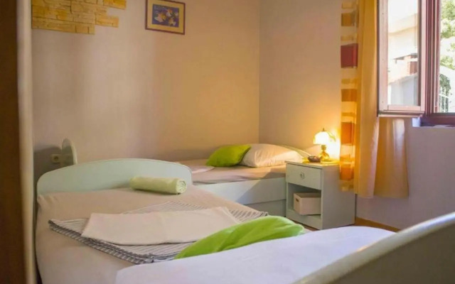 Apartment Milna 8896b