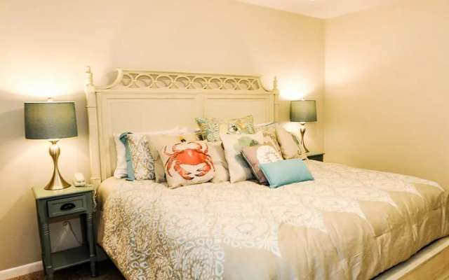 Phoenix V by Brett/Robinson Vacations