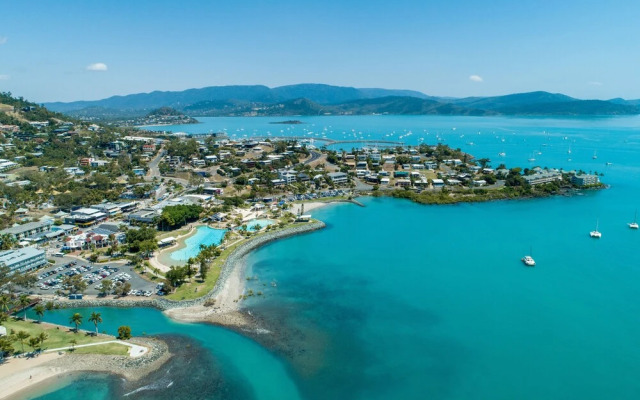 Airlie Sun & Sand Accommodation Studio 1