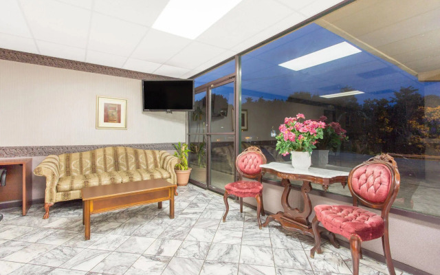 Knights Inn Roanoke