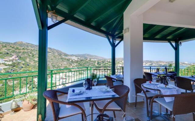 Erivolos Studios & Apartments
