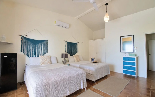 Arena y Mar Beachfront House, El Cuyo by The Spot Rentals