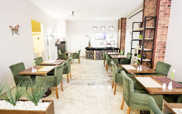 Life Otel