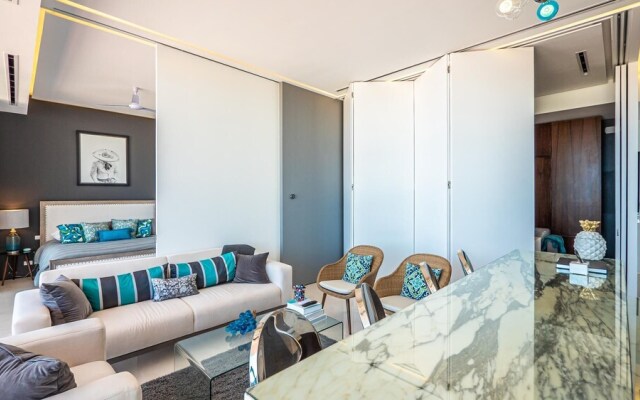 Pier 57-706 Spectacular Penthouse Romantic Zone Ocean Views