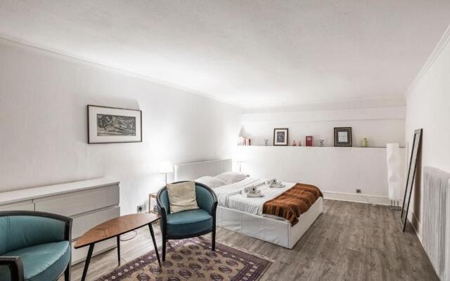 Excelsior Lodging - Triplex Invalides