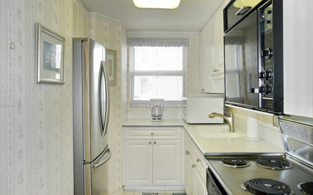 Admiralty House 806 South