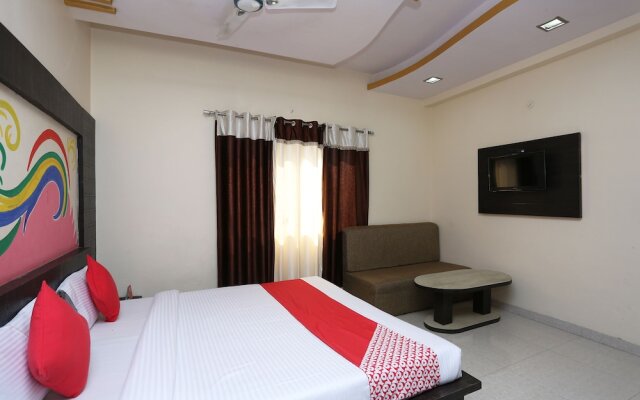 OYO 7828 Hotel Saket