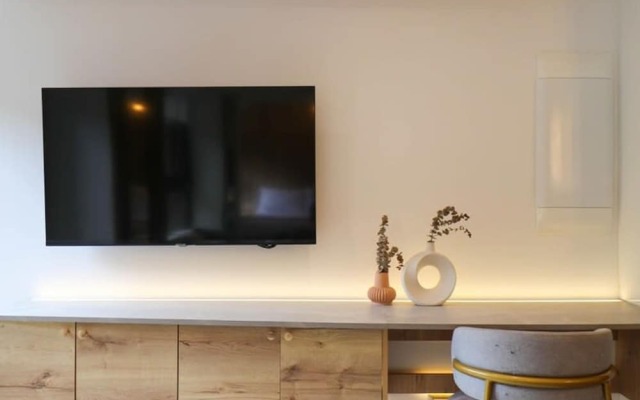 W Loft With Balcony in Luxury Building Barranco