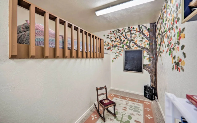 Pet-friendly Munds Park Retreat w/ Wraparound Deck