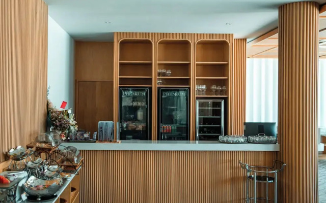 Luxtalay Khanom Hotel