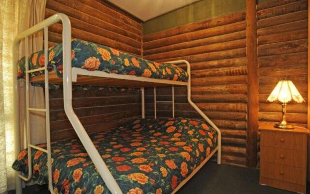 Lakes Entrance Log Cabins