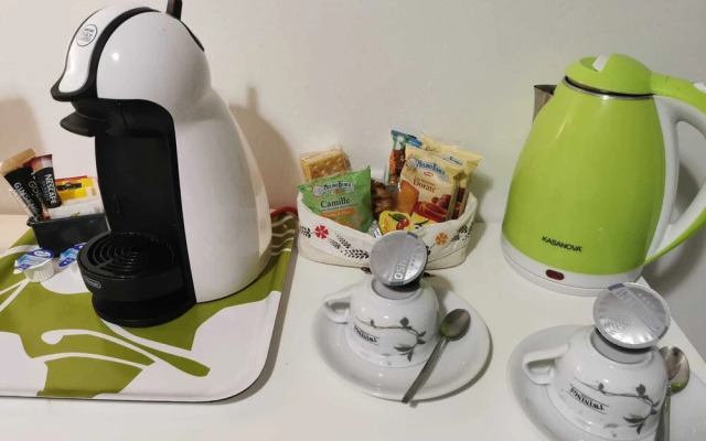 Double Room - Shared Bathroom 4 Min From the Center