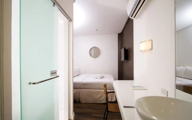 Ellis Econotel
