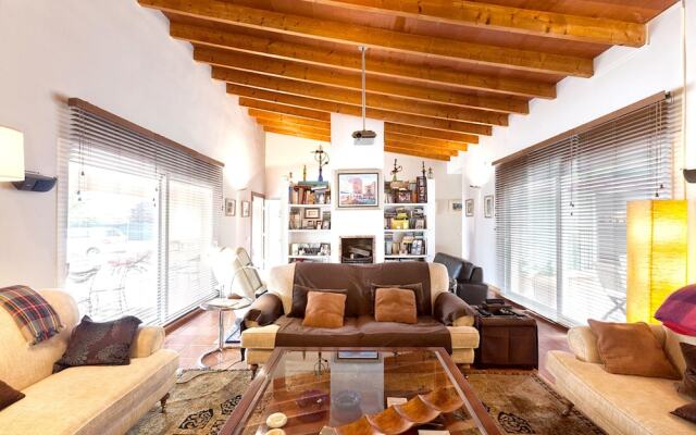 Villa With 4 Bedrooms in Llucmajor, With Wonderful sea View, Private P