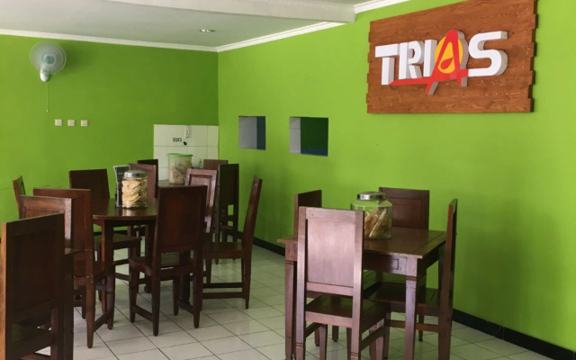 Hotel Trias Parangtritis by ZUZU