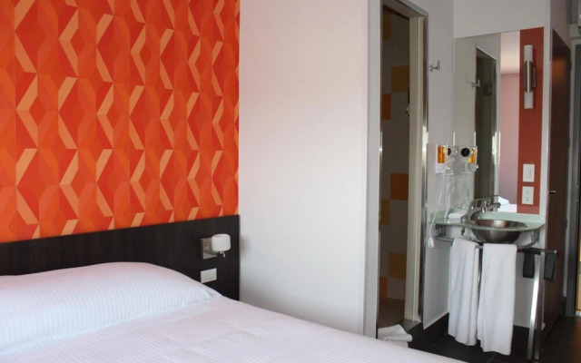 Hotel hi! Fundidora Cintermex