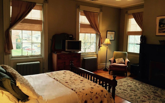Borland House Inn