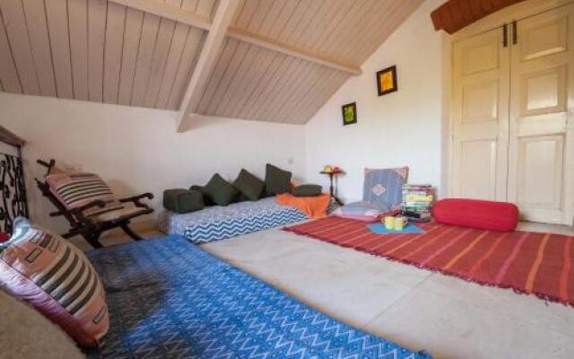 Retreat on Cloud 9 by Vista Rooms