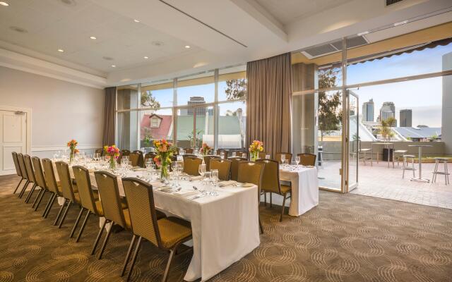 Holiday Inn Sydney Potts Point by IHG