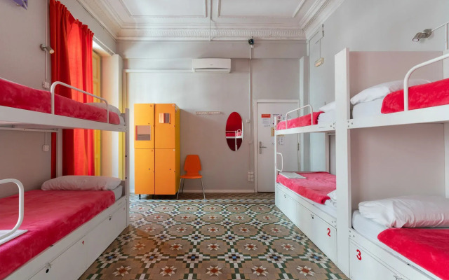 Red Nest Hostel