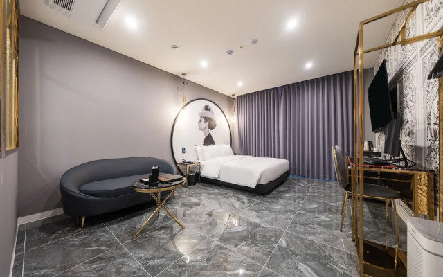 Hotel Four Star