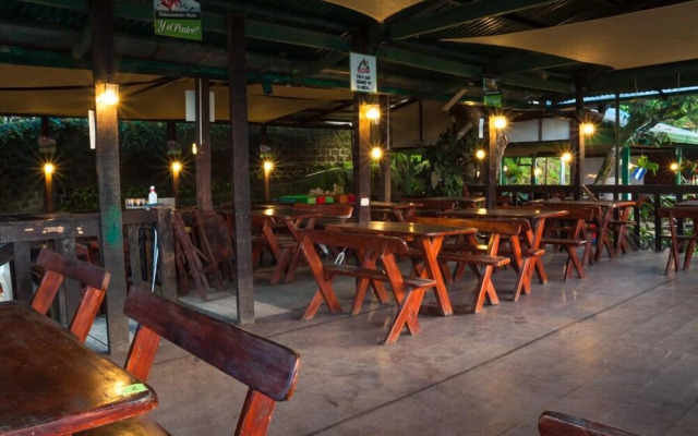 Paso Del Alaska Resort