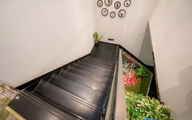 Shanghai Maritime Phoenix theme Hotel