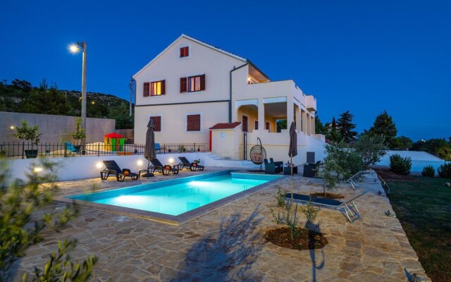 Beautiful Home in Krusevo With 3 Bedrooms, Wifi and Outdoor Swimming Pool