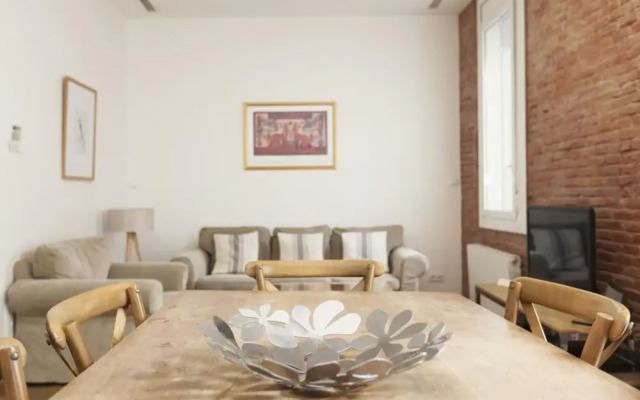 Akira Flats Roger de Flor Chic apartment