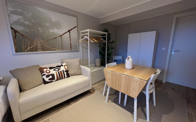 Chic Loft Studio Apt Close to Town