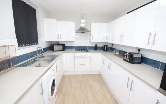 Stunning 6 bed House