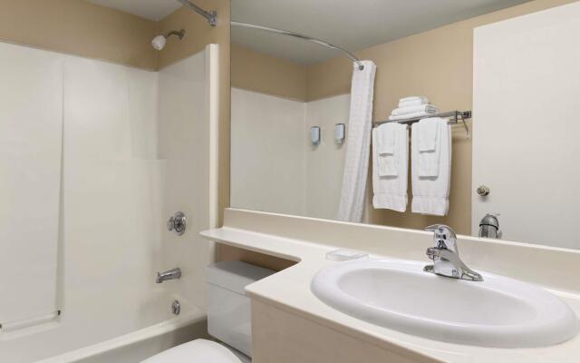 Travelodge Suites by Wyndham New Glasgow