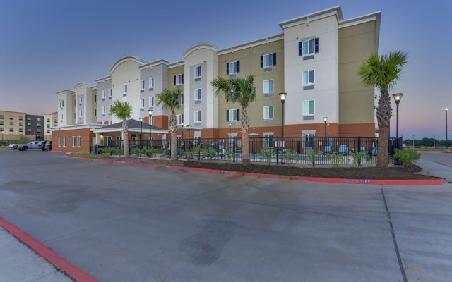 Candlewood Suites College Station At University, an IHG Hotel