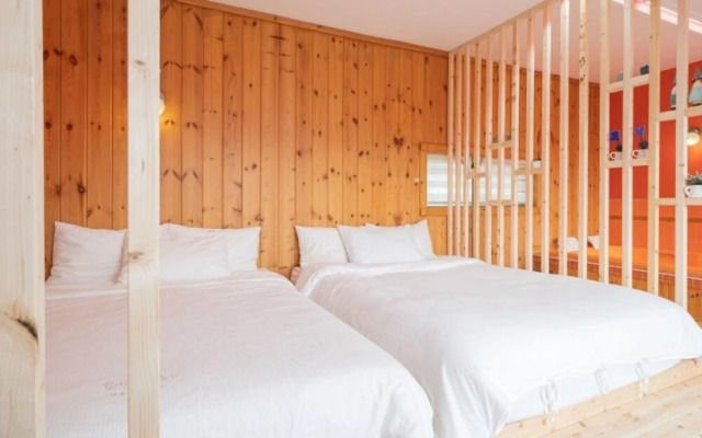 Hoengseong Fedora Pension