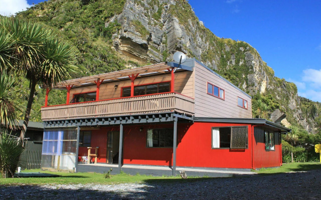 Te Hui House