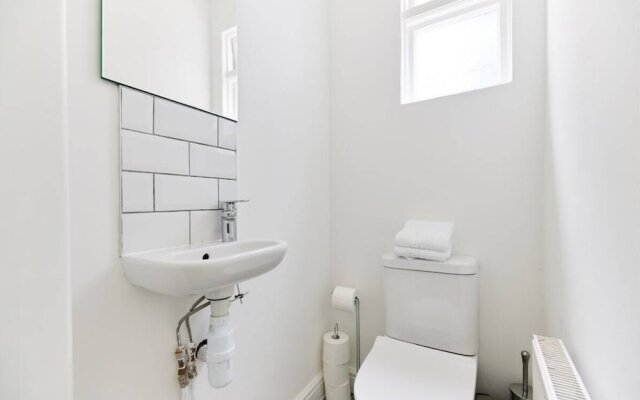 The Hammersmith Escape - Alluring 5bdr Flat