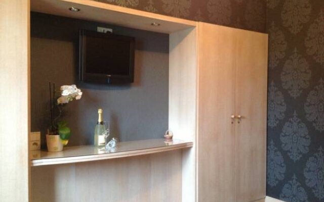 B&B Decoster