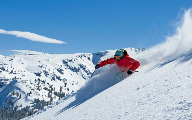 Carson Valley Motor Lodge & Suites