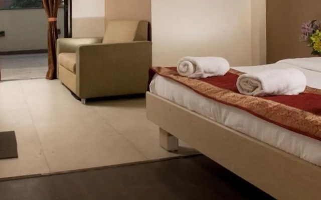 Pacific Inn Huda City Center