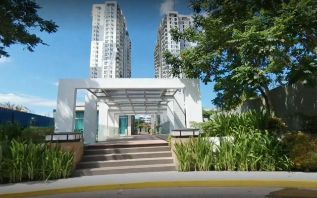 Studio Condominium - Short and Long Term Staycation