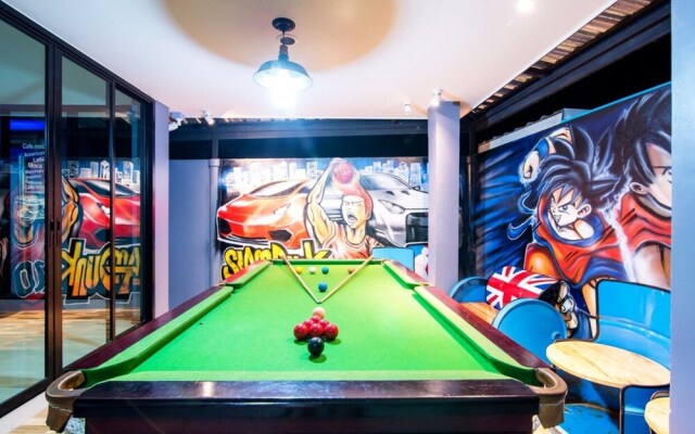 Grand Prix Pool Villa