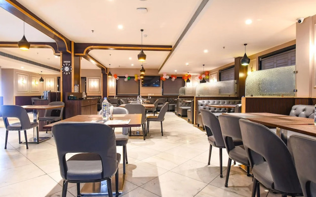 Fabhotel Kitchen Q Inn