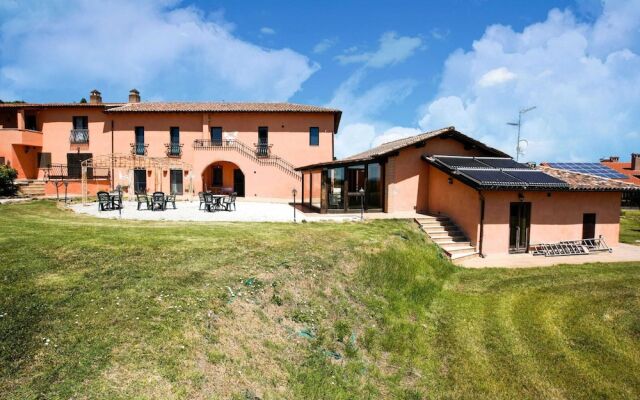 Vibrant Holiday Home in Castiglione del Lago