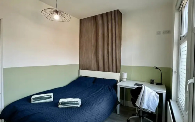 Luxury 4-bed 3 Bathroom House in Leicester City