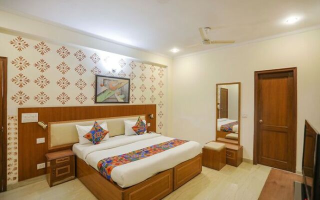 Fabexpress Global Residency Inn