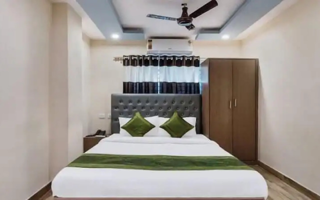 Treebo Trend Royal Crowne