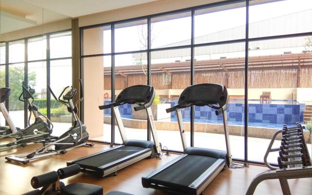 Spacious Studio Apartment @ Azalea Suites