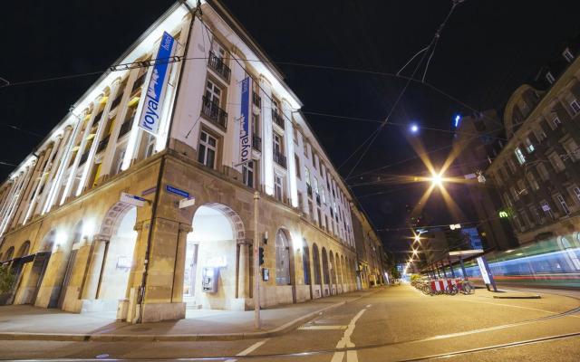 Royal Hotel