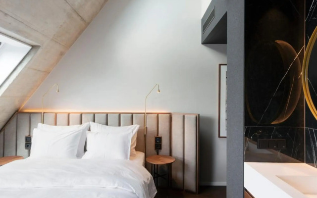Legend Hotel