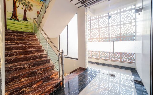 OYO 23295 Hotel The Rajfort